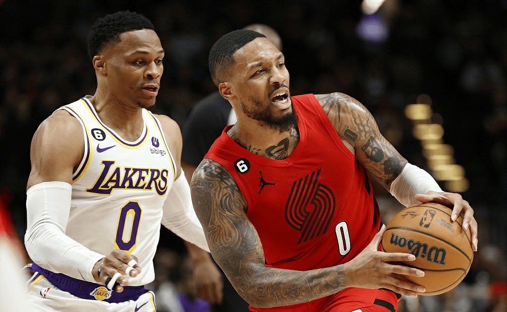 九游体育平台-76人横扫灰熊，利拉德统治全场